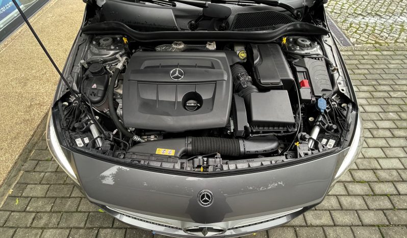 Mercedes-Benz A 180 D AMG Line full